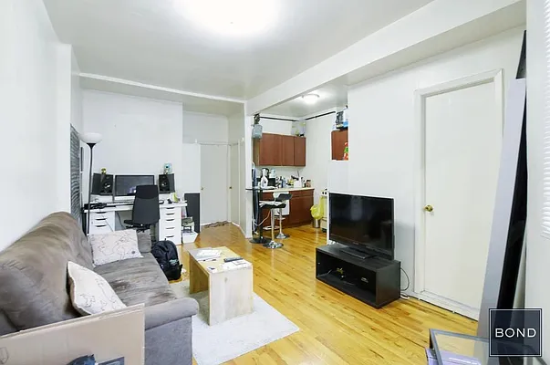 Rented by Bond New York | media 4