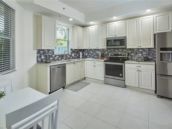 1445 Mariposa CIR #102, NAPLES, FL 34105