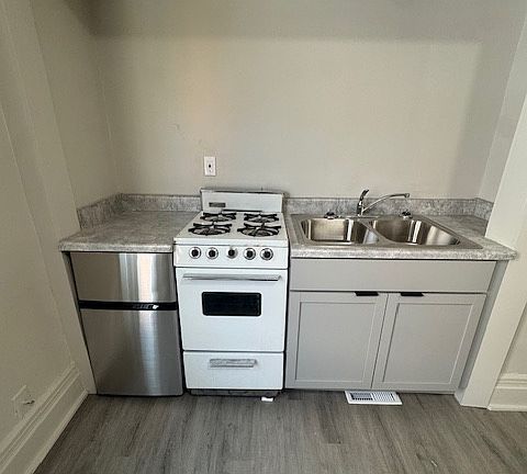 3rd image of 72 S Union St APT 7