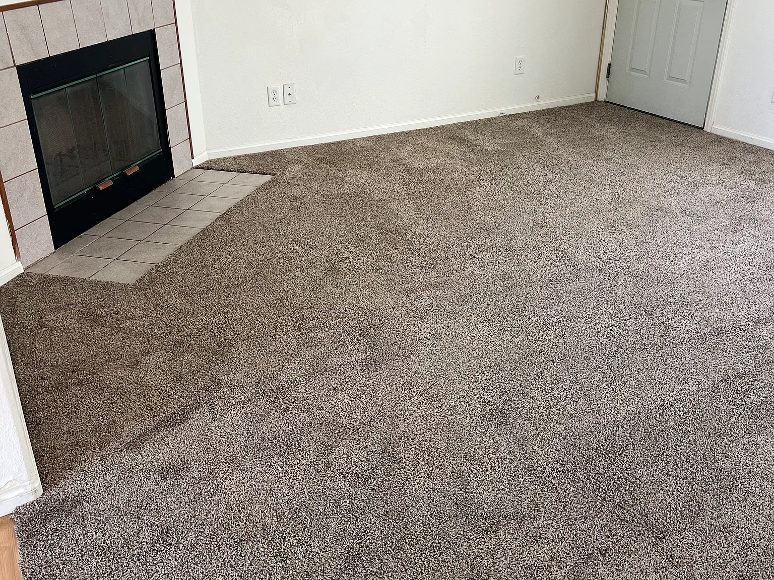 2 bed, 1000 sqft, $1,800 — Photo 3