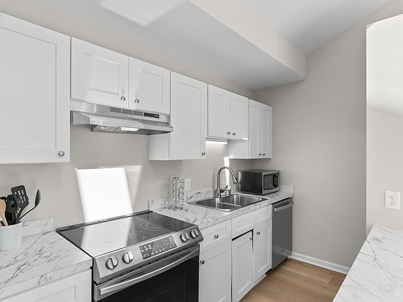 3rd image of 215 Double Eagle Dr. #C-3