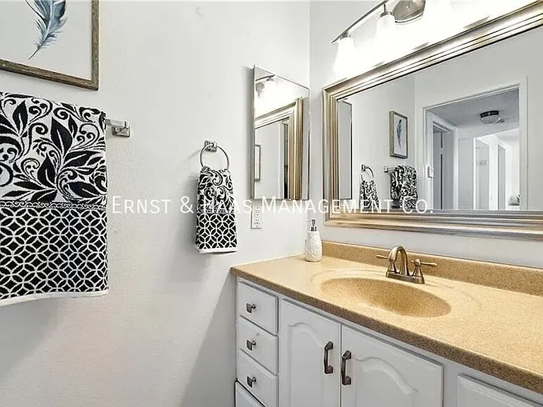 955 E 3rd St #304 — Photo 19