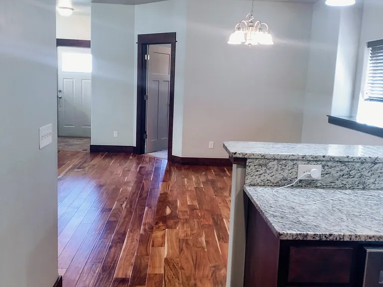 1260 Manzanita Dr — Photo 9