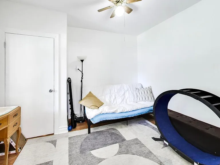 3435 N Harding Ave #2 — Photo 10