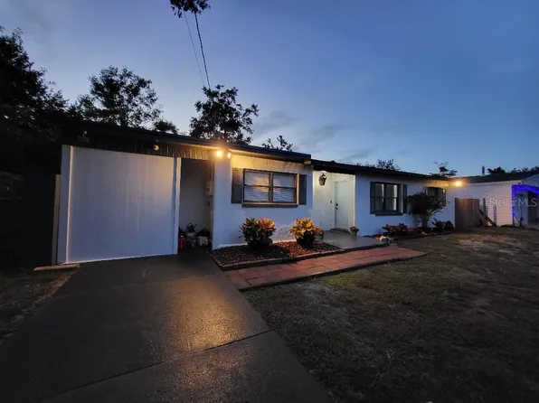 995 Emerald Dr, Mount Dora, FL 32757