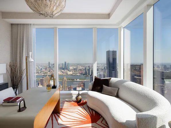 138 East 50th Street image 1 of 24