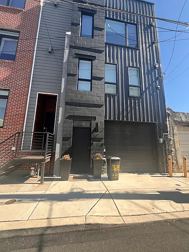 2635 Livingston St #2 Photo 1