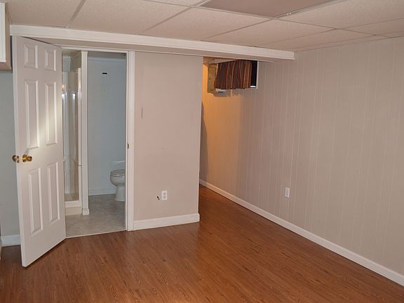 5th image of 702 Fenwick Dr
