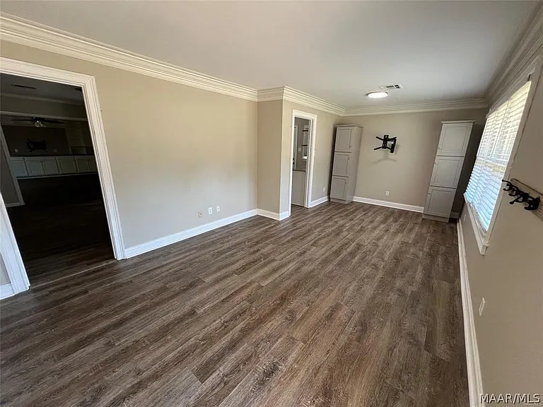147 Lawrence St — Photo 2