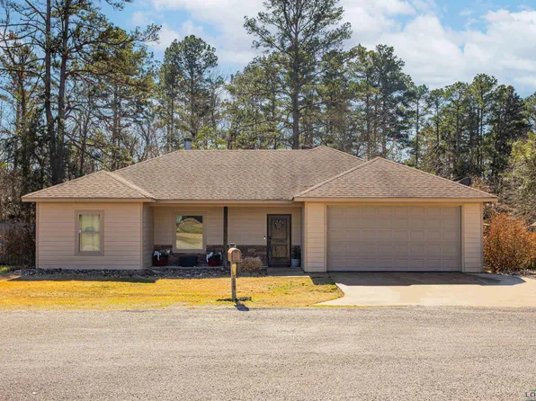 209 Collins Ct, Gladewater, TX 75647