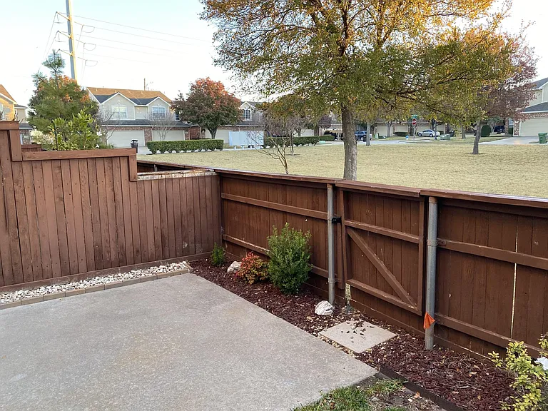 8608 Brunswick Dr — Photo 21