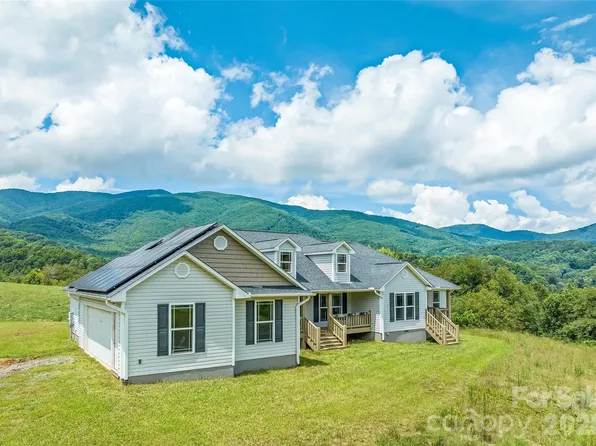 232 Applehill Dr, Waynesville, NC 28786