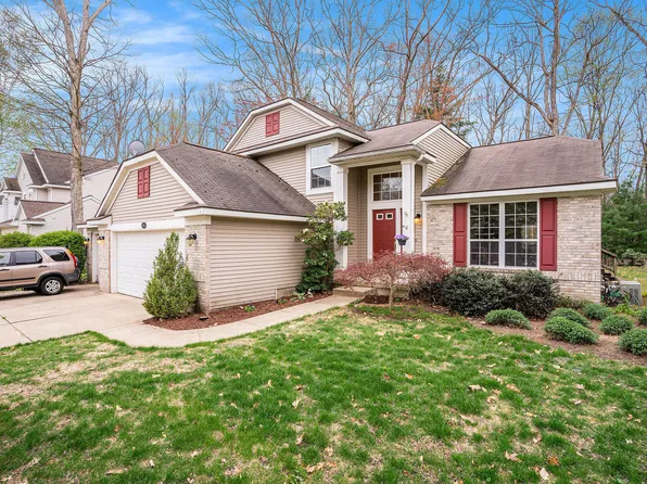 13347 Greenbriar Dr, Grand Haven, MI 49417