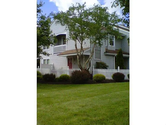 617B Rose Hollow Dr #B photo 1