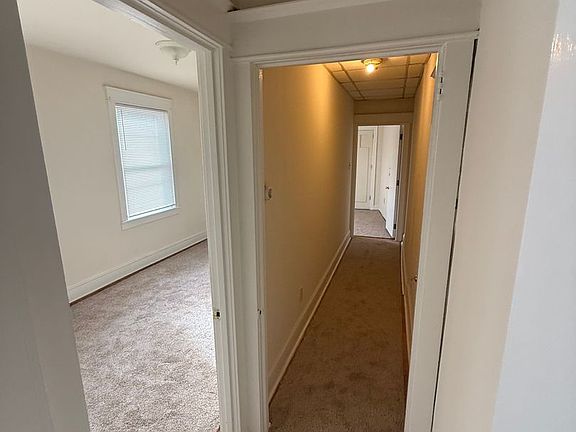 4th image of 633 Gilham St