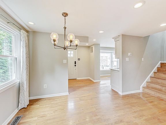 5th image of 9075 Loreleigh Way #1