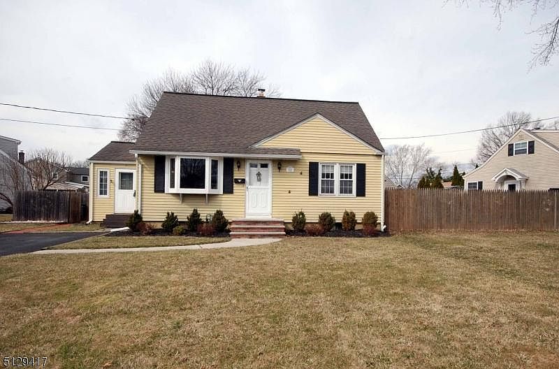 1st image of 124 Garden Dr