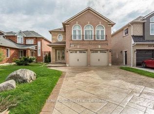 5444 Razorbill Ct, Mississauga, ON L5V 2C9