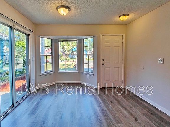 3rd image of 9960 Somerset Grove Ln