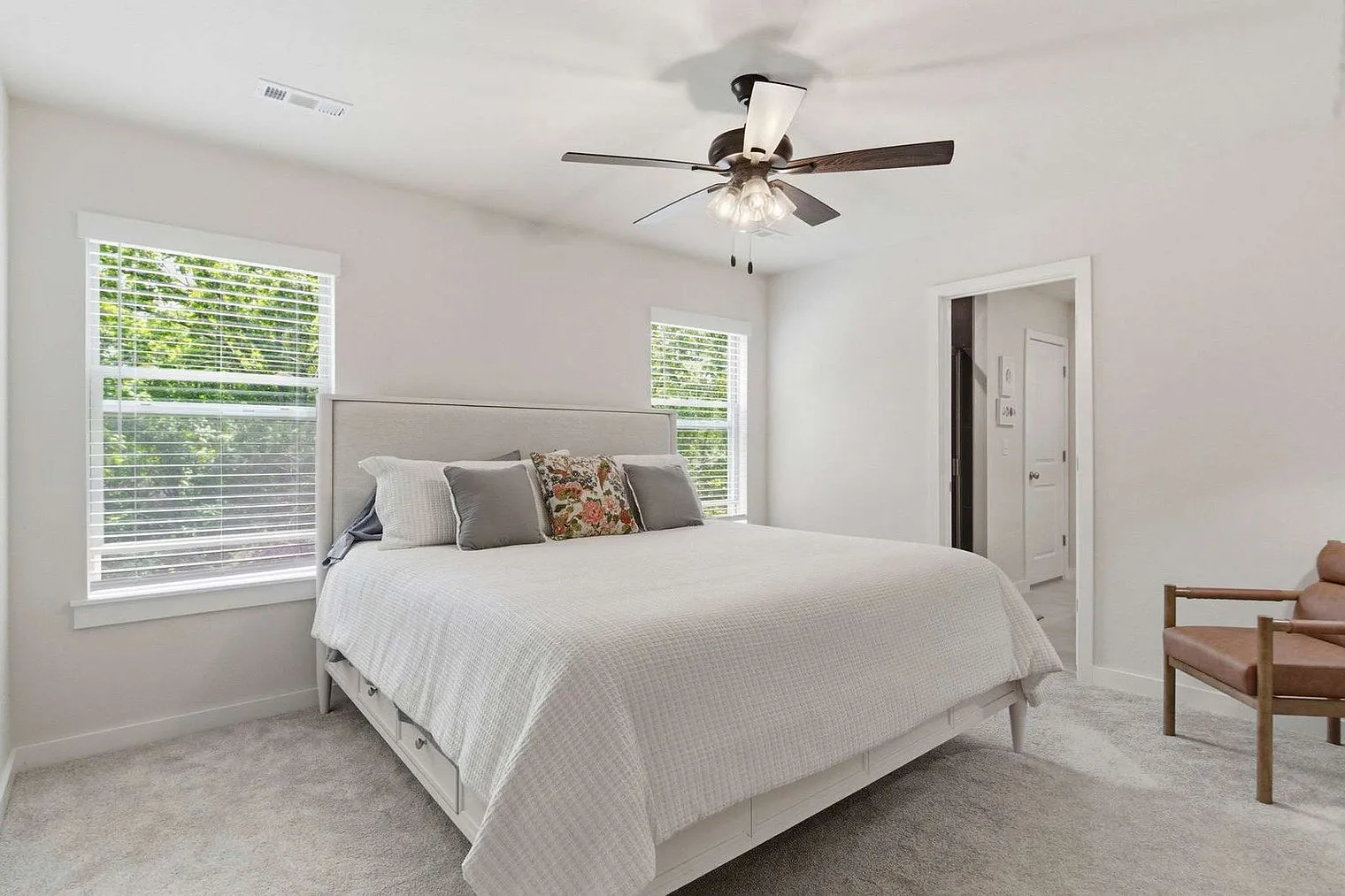 3 bed, 2.0 bath, $3,543 — Photo 4