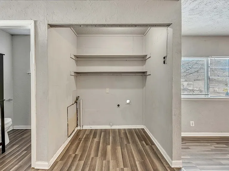 545 SW 46th St — Photo 17