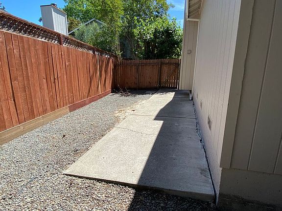 5th image of 624 Oman Springs Cir