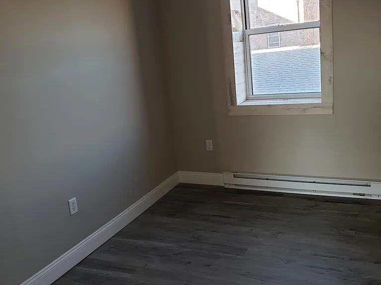 32 King St #14 — Photo 6