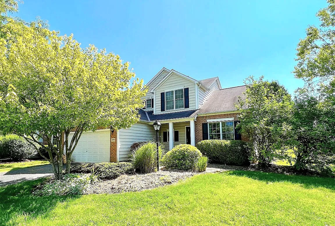 3 bed, 2.5 bath, 1882 sqft, $2,745 — Photo 1