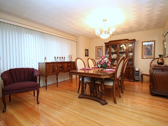 Dining rm-living rm combo