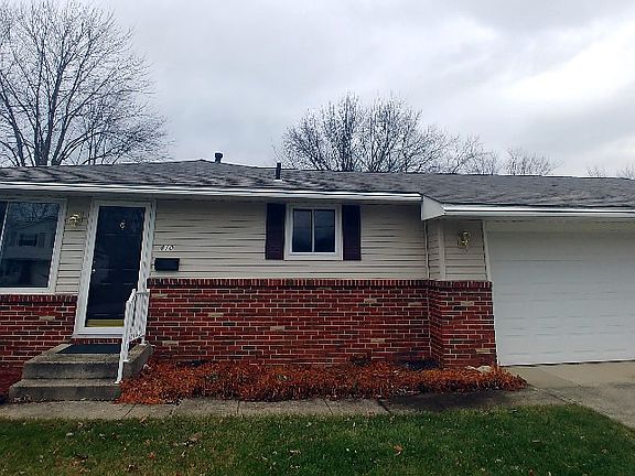 4th image of 810 Sandalwood Dr
