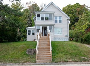 688 Prospect Ave, Rumford, ME 04276