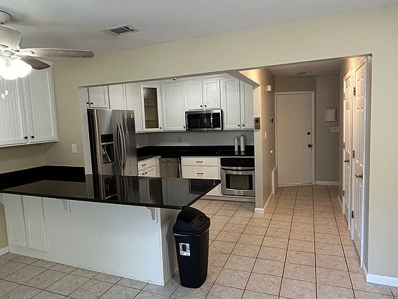 3rd image of 1819 Valparaiso Blvd