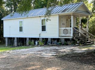 21318 Lawrence Ladner Rd, Kiln, MS 39556