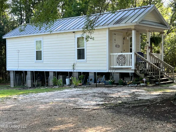 21318 Lawrence Ladner Rd, Kiln, MS 39556