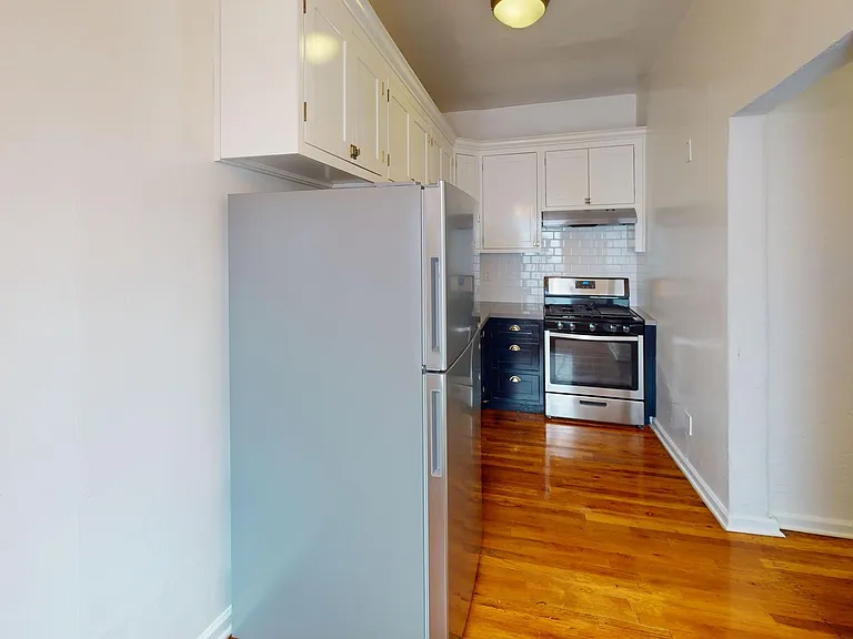 Saint Andrews Manor Apartments — Photo 20