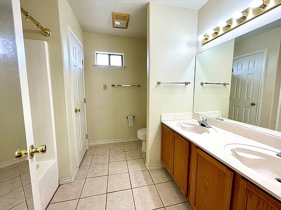 5th image of 2970 Chapultepec Dr