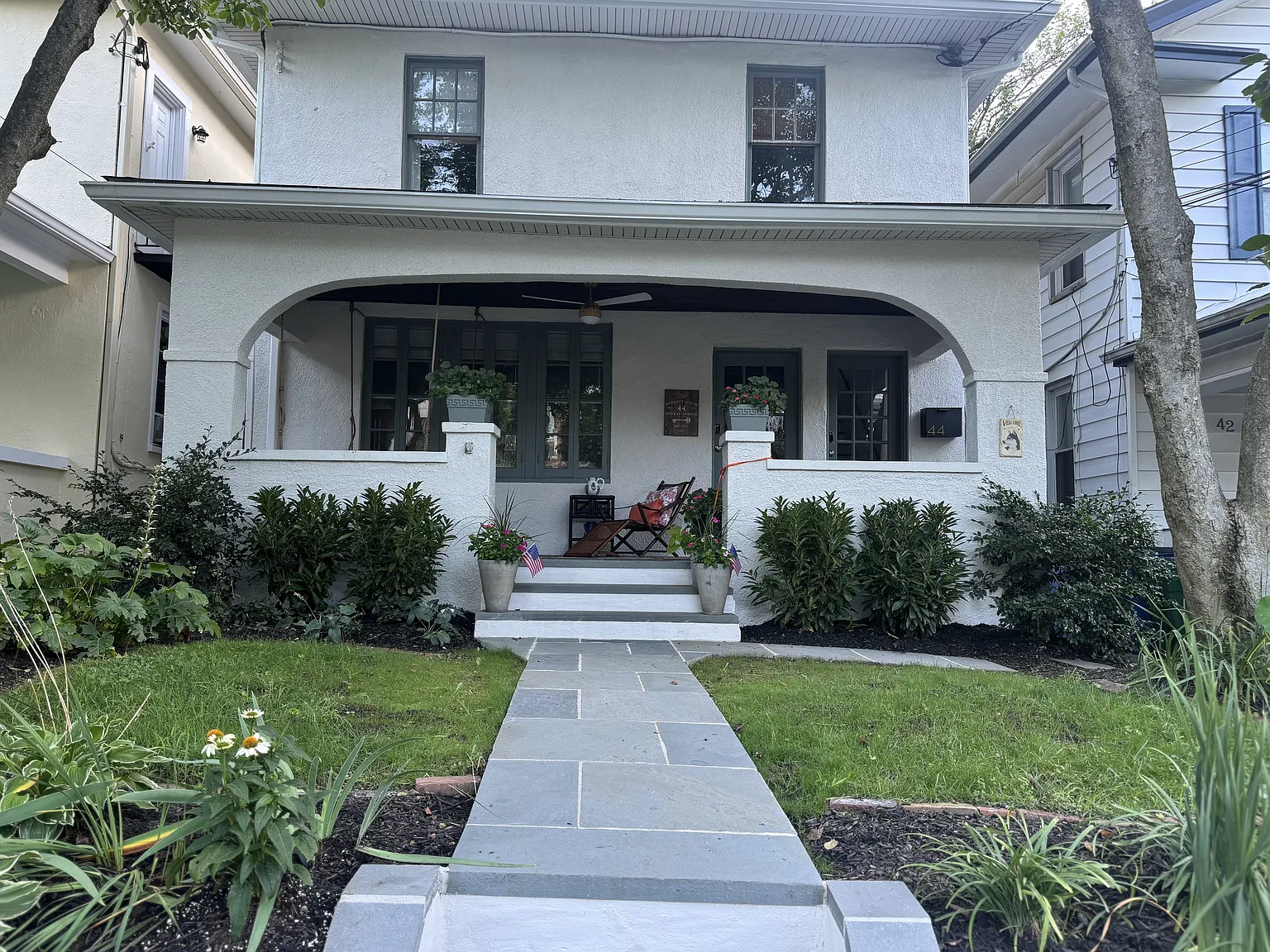 2 bed, 800 sqft, $3,300 — Photo 1