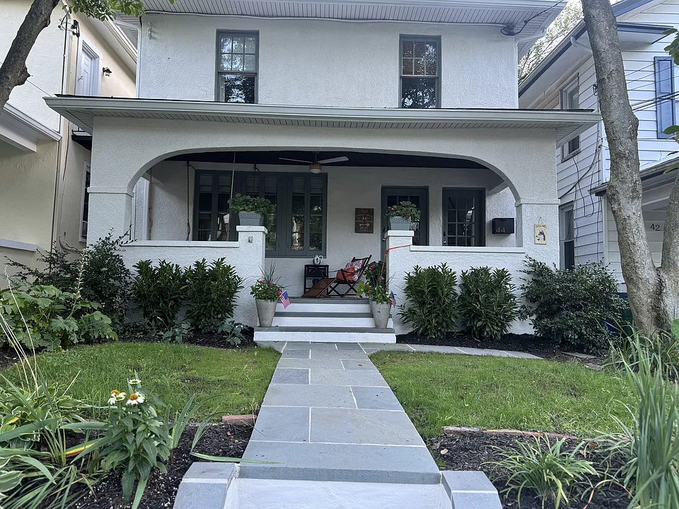 44 Murray Ave #2