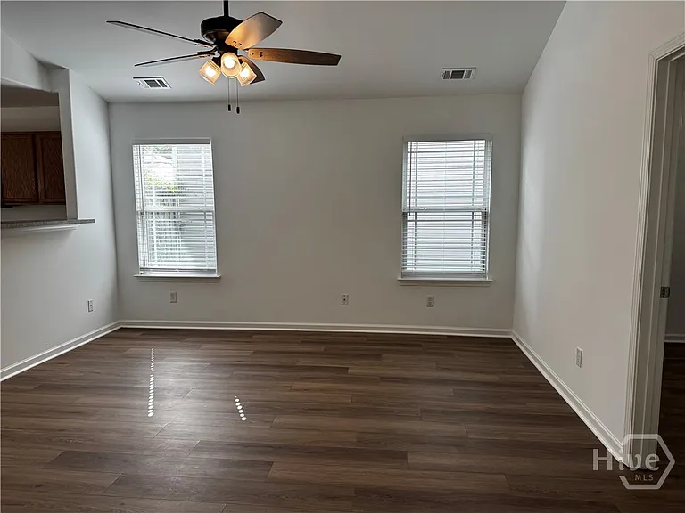 115 Fox Glen Ct — Photo 4