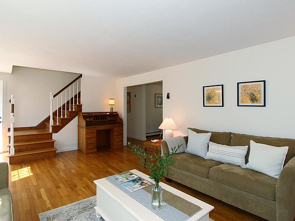 5th image of 46 Har-woods Avenue