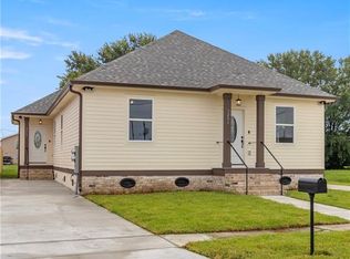 3203 Delambert St, Chalmette, LA 70043