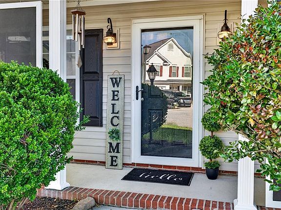 2nd image of 6051 Birkdale Dr