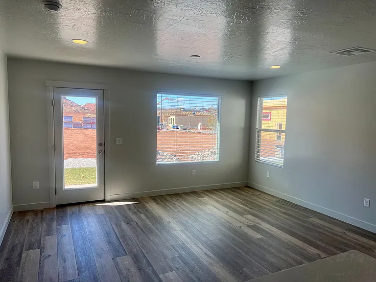 6028 S Ersa Ln — Photo 4