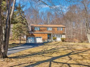 50 Astor Dr, Mahopac, NY 10541