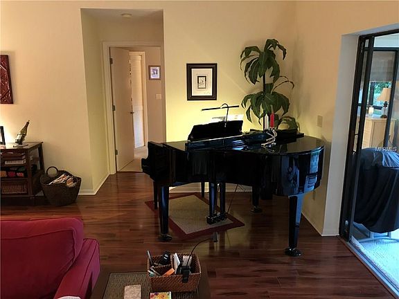 5th image of 3924 Wilshire Cir