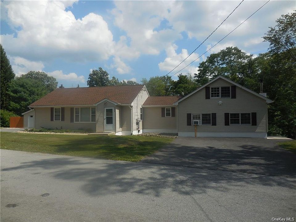 1st image of 20 Bauer Ln