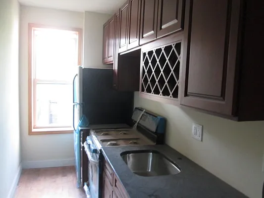 Rented by The Hamilton Group | media 44