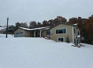 N5377 Buena Vista Dr, Fond Du Lac, WI 54937
