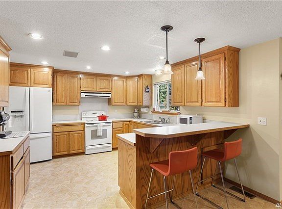 3rd image of 7210 99th St E