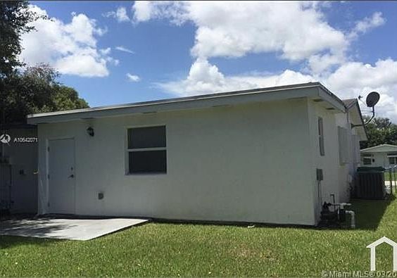 3rd image of 4970 SW 92nd Ter